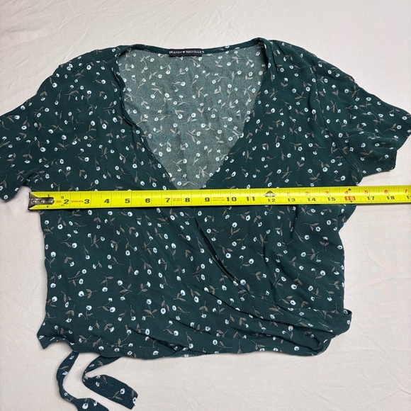 Brandy Melville Floral Wrap Top - Green - Picture 6 of 6